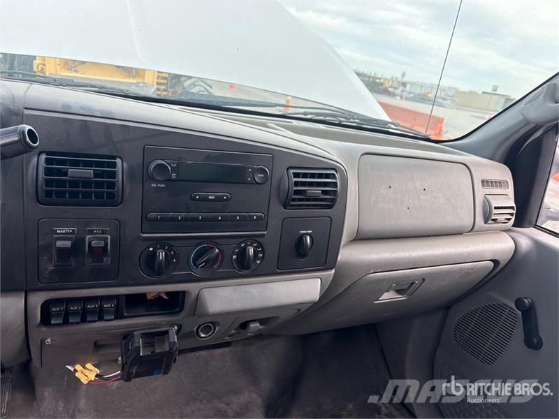 Ford PC111 Direct Push on Ford F-550 XL 4x2 Drill Truc Mobilni vrtalni tovornjaki
