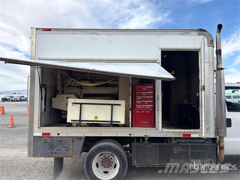 Ford PC111 Direct Push on Ford F-550 XL 4x2 Drill Truc Mobilni vrtalni tovornjaki