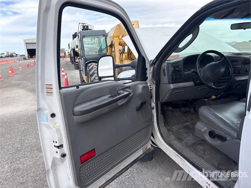 Ford PC111 Direct Push on Ford F-550 XL 4x2 Drill Truc Mobilni vrtalni tovornjaki