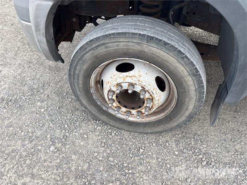 Ford PC111 Direct Push on Ford F-550 XL 4x2 Drill Truc Mobilni vrtalni tovornjaki