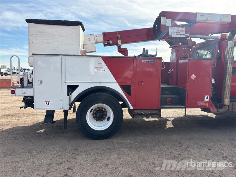 Ford Terex HI Ranger TL50M 50 ft on  Ford F-750 4x2 Buc Plataformas sobre camión