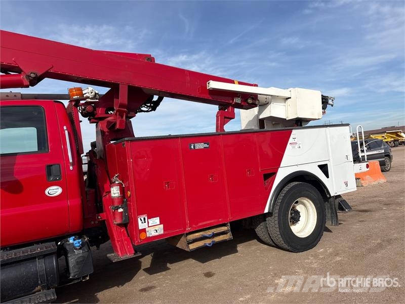 Ford Terex HI Ranger TL50M 50 ft on  Ford F-750 4x2 Buc Plataformas sobre camión