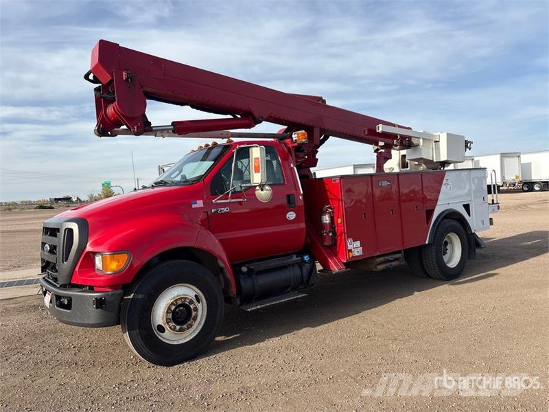 Ford Terex HI Ranger TL50M 50 ft on  Ford F-750 4x2 Buc Plataformas sobre camión