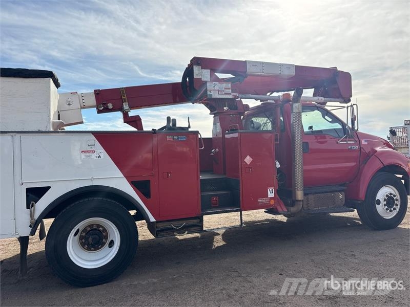 Ford Terex HI Ranger TL50M 50 ft on  Ford F-750 4x2 Buc Plataformas sobre camión