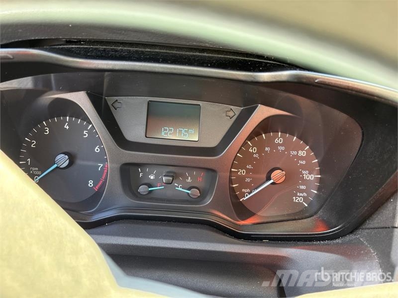 Ford Transit 10 Passenger Van 大型面包车