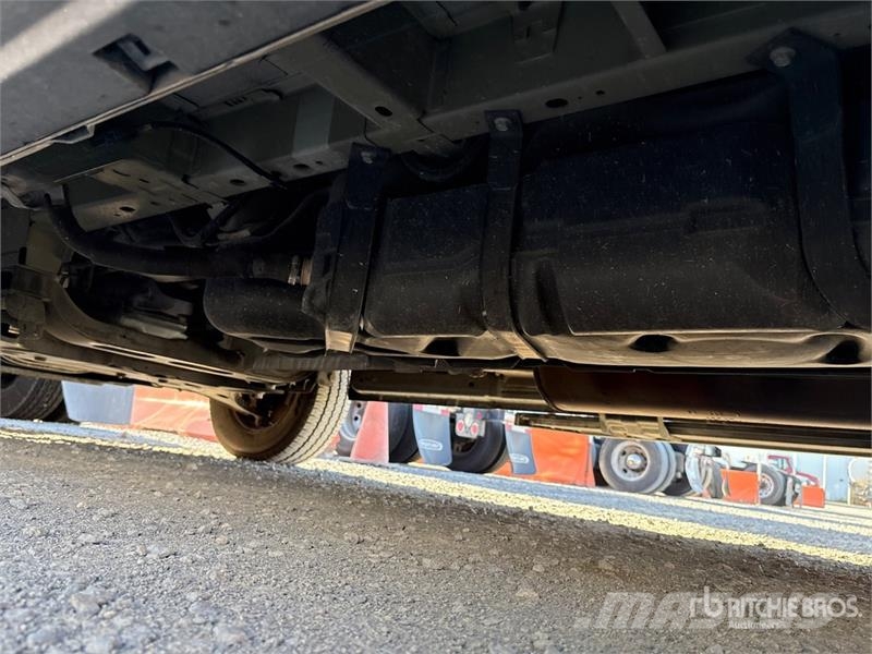 Ford Transit 10 Passenger Van 大型面包车