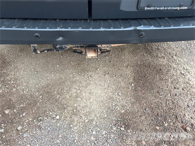 Ford Transit 12 Passenger Van 廂式貨物運輸車