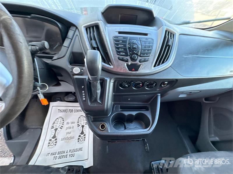 Ford Transit 13 Passenger Van パネルバン