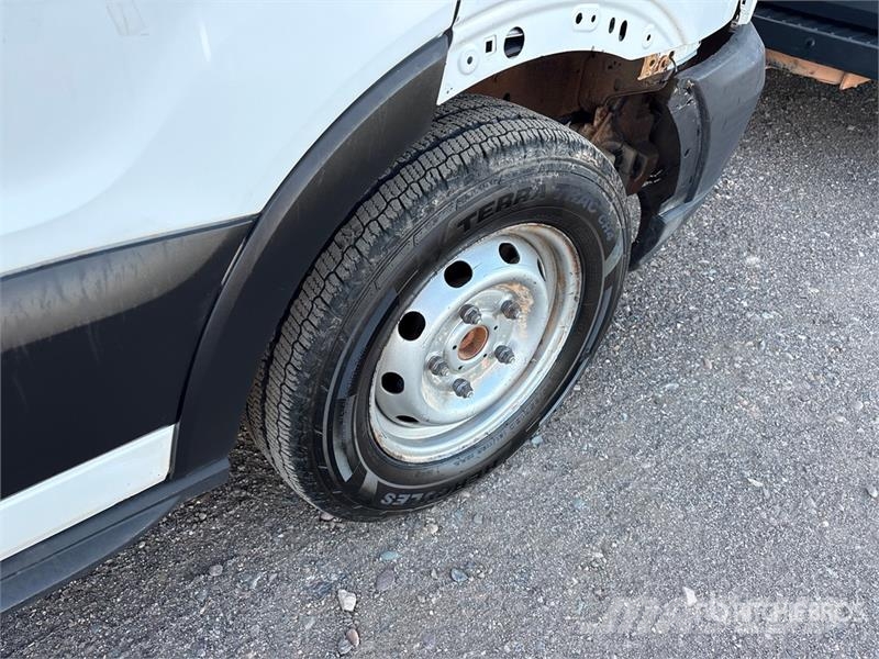 Ford Transit 13 Passenger Van パネルバン