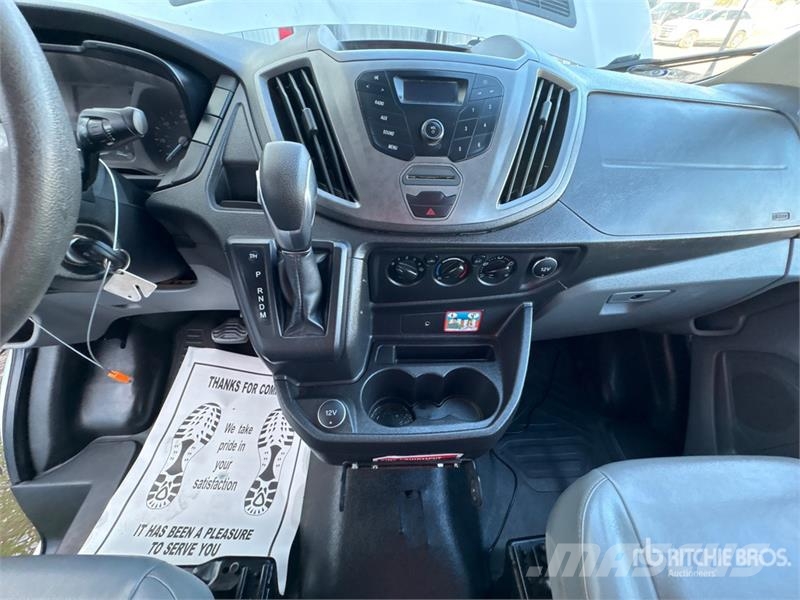 Ford Transit 15 Passenger Van パネルバン