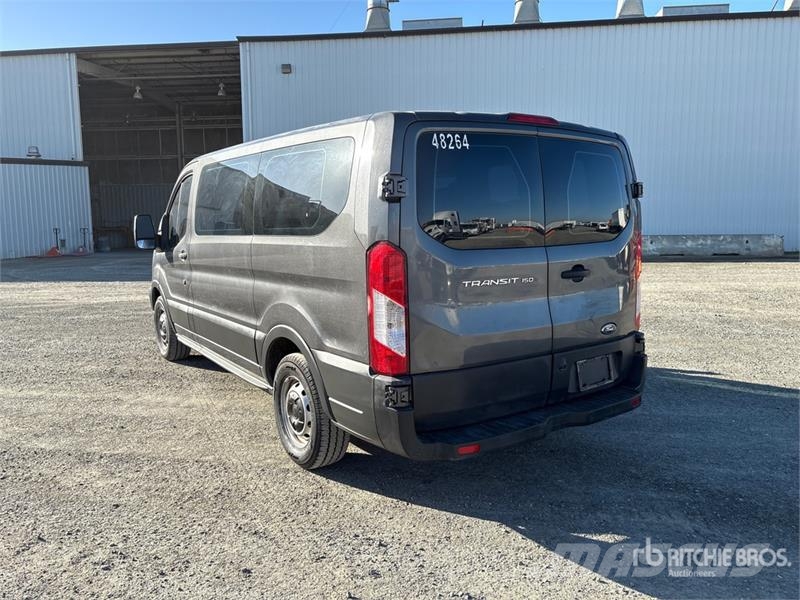 Ford Transit 150 10 Passenger Van Ванове за доставки