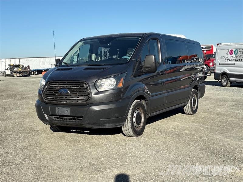 Ford Transit 150 10 Passenger Van Ванове за доставки