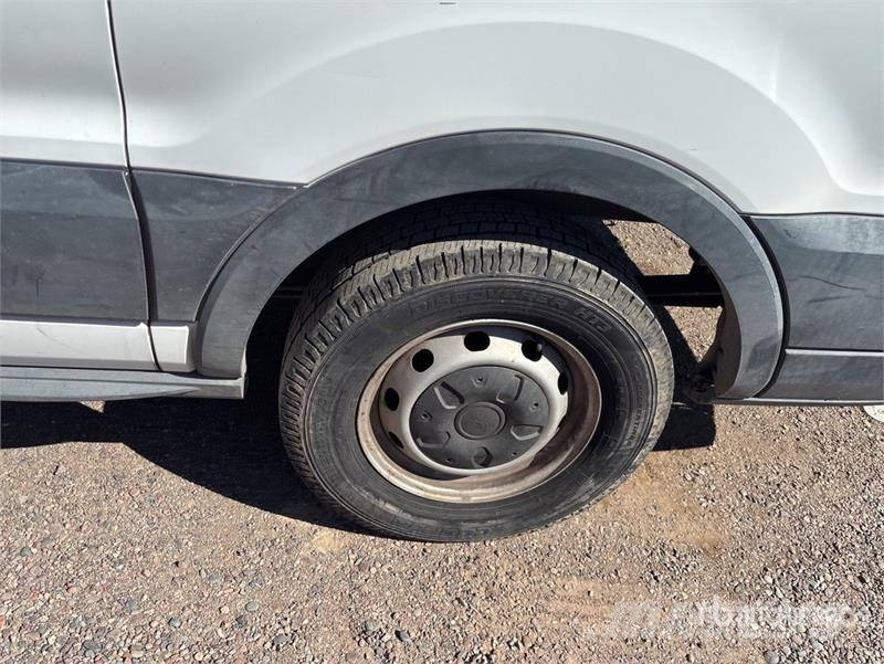 Ford Transit 150 Cargo Van Изотермический фургон