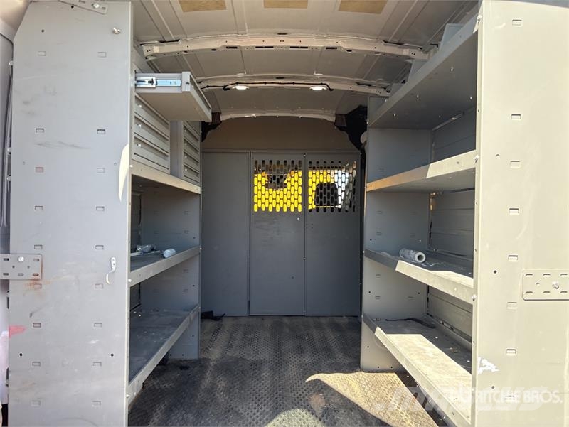 Ford Transit 150 Cargo Van Изотермический фургон