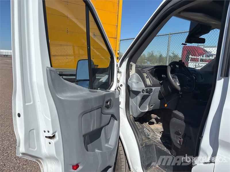 Ford Transit 150 Cargo Van Изотермический фургон