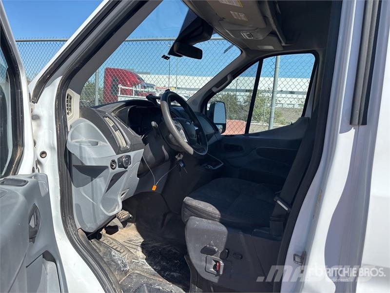 Ford Transit 150 Cargo Van Изотермический фургон