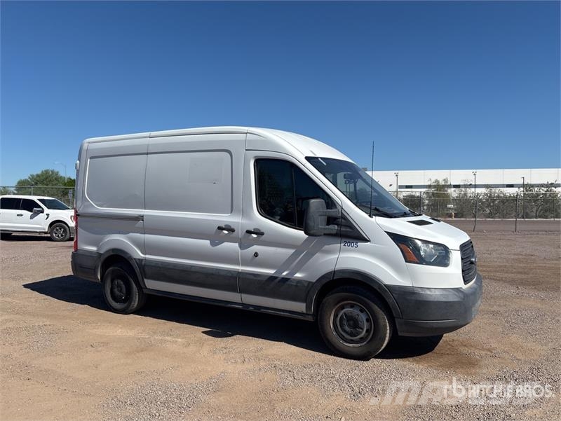 Ford Transit 150 Cargo Van Изотермический фургон
