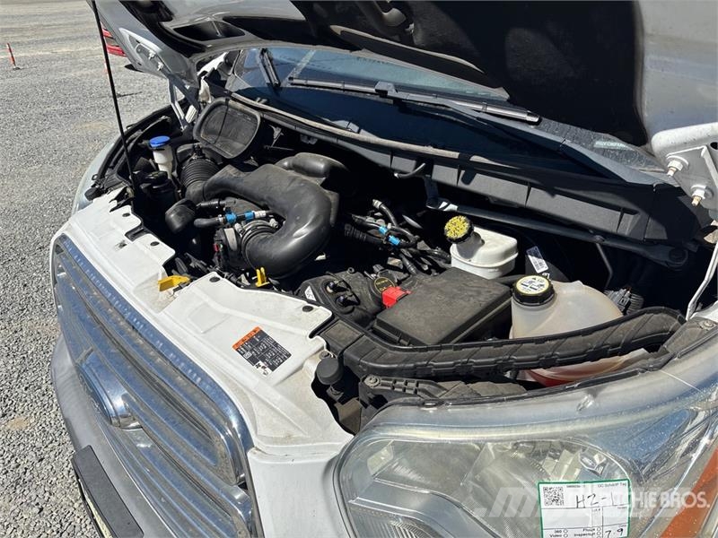 Ford Transit 150 Passenger Van Transporterek
