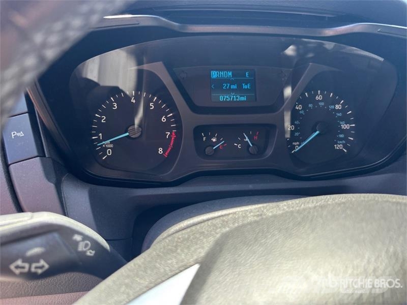 Ford Transit 150 Passenger Van Transporterek