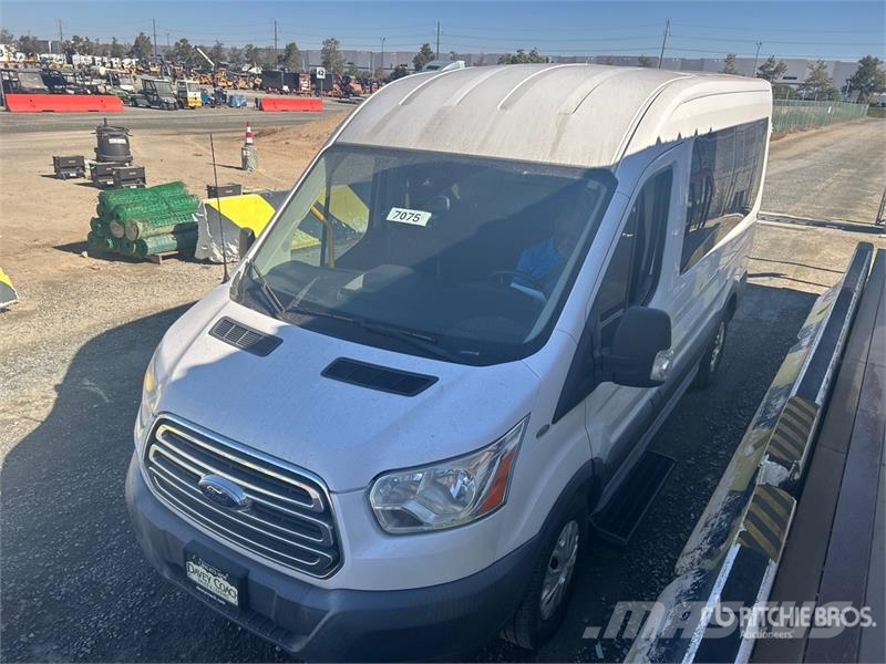 Ford Transit 150 Passenger Van Preču pārvadāšanas furgoni