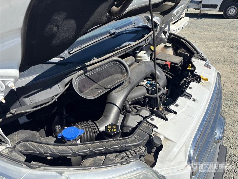 Ford Transit 150 Passenger Van Transporterek