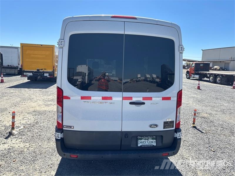 Ford Transit 150 Passenger Van Transporterek