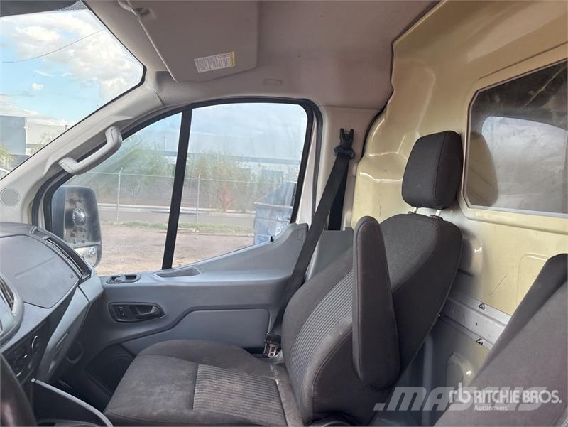 Ford Transit 250 Cargo Van Krovininiai furgonai