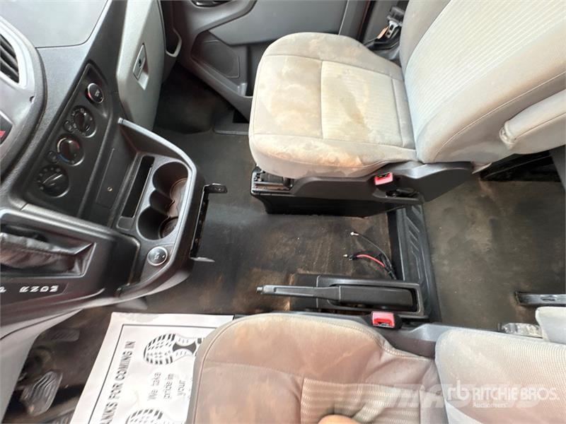 Ford Transit 350 13 Passenger Van Lieferwagen