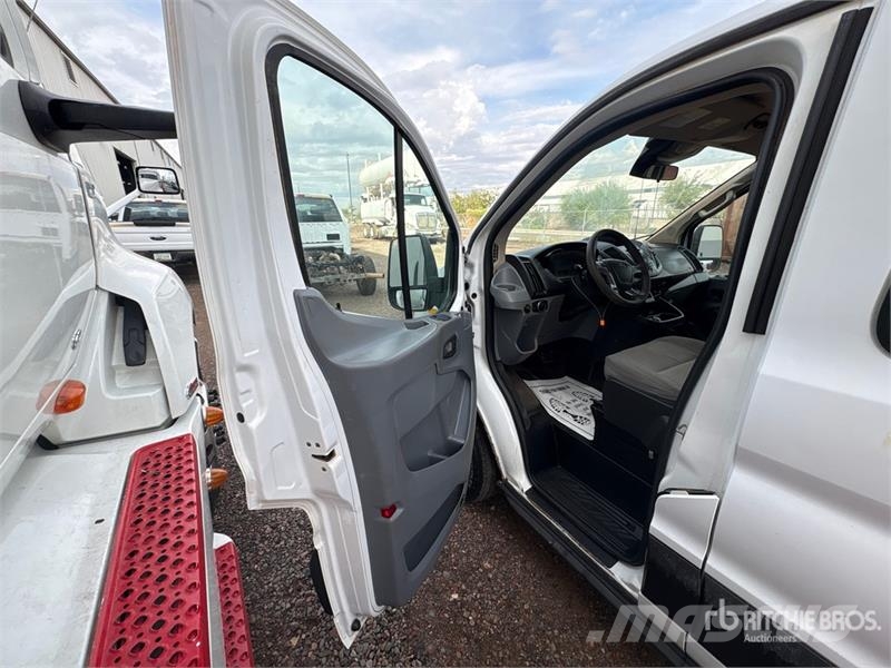 Ford Transit 350 13 Passenger Van Lieferwagen