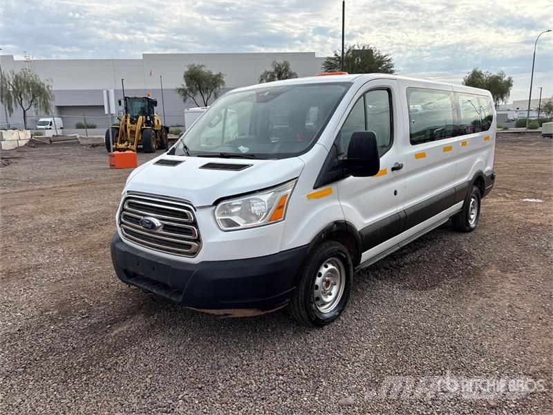 Ford Transit 350 13 Passenger Van Lieferwagen