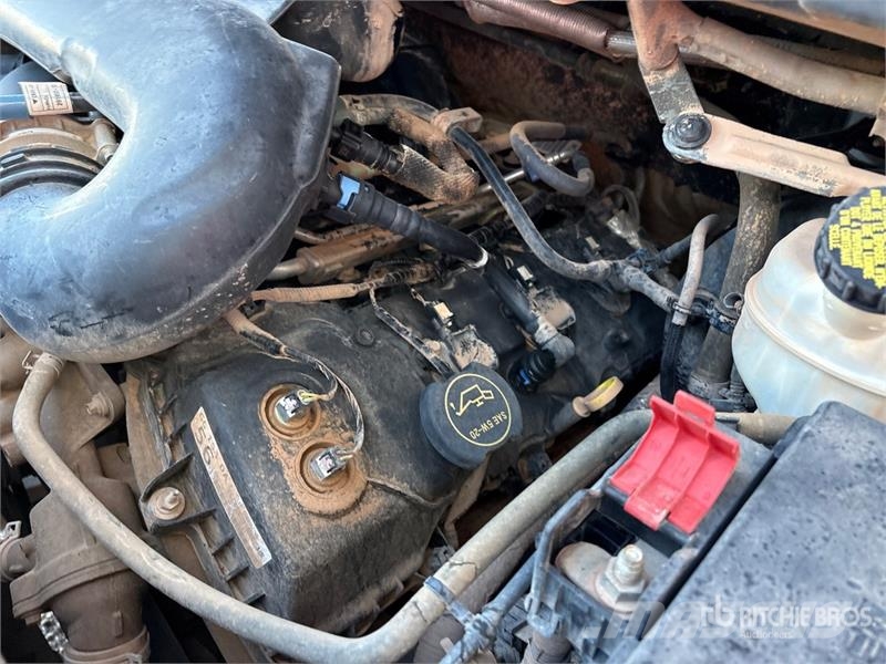 Ford Transit 350 13 Passenger Van 大型面包车