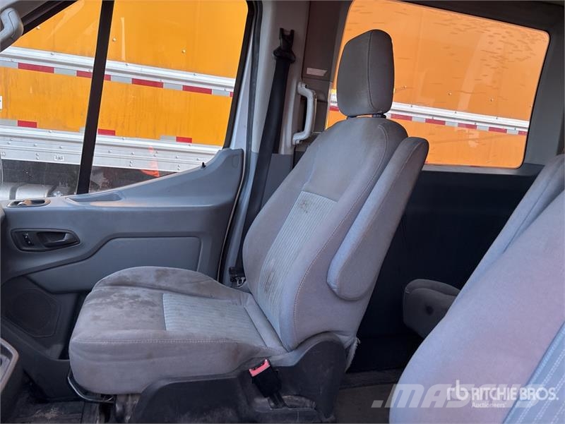 Ford Transit 350 14 Passenger Van 패널 화물차