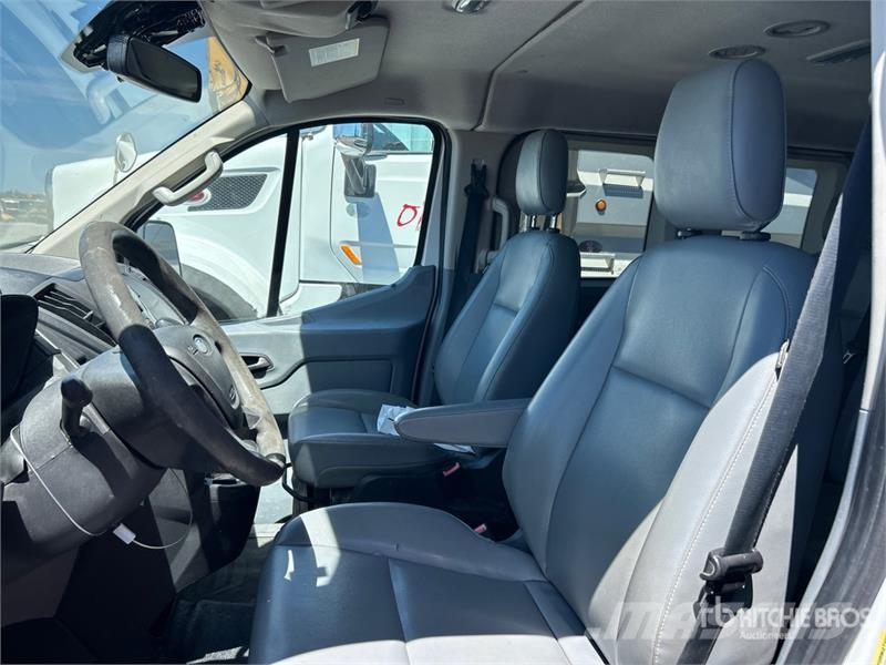 Ford Transit 350 14 Passenger Van (Inoperable) Preču pārvadāšanas furgoni