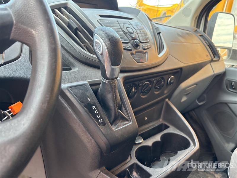 Ford Transit 350 14 Passenger Van 패널 화물차