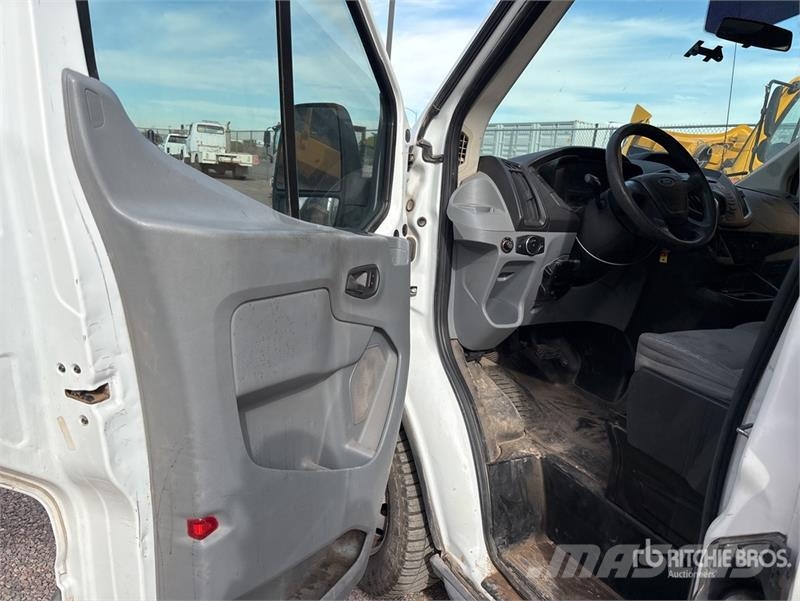 Ford Transit 350 14 Passenger Van 패널 화물차