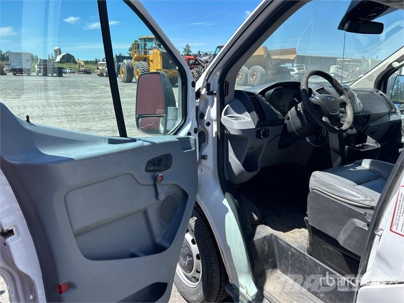Ford Transit 350 14 Passenger Van (Inoperable) Preču pārvadāšanas furgoni