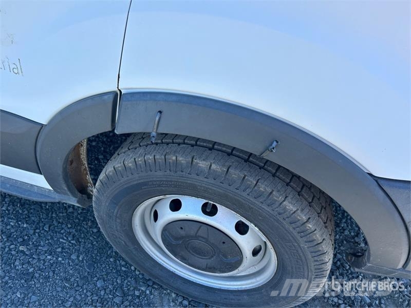Ford Transit 350 14 Passenger Van (Inoperable) Preču pārvadāšanas furgoni