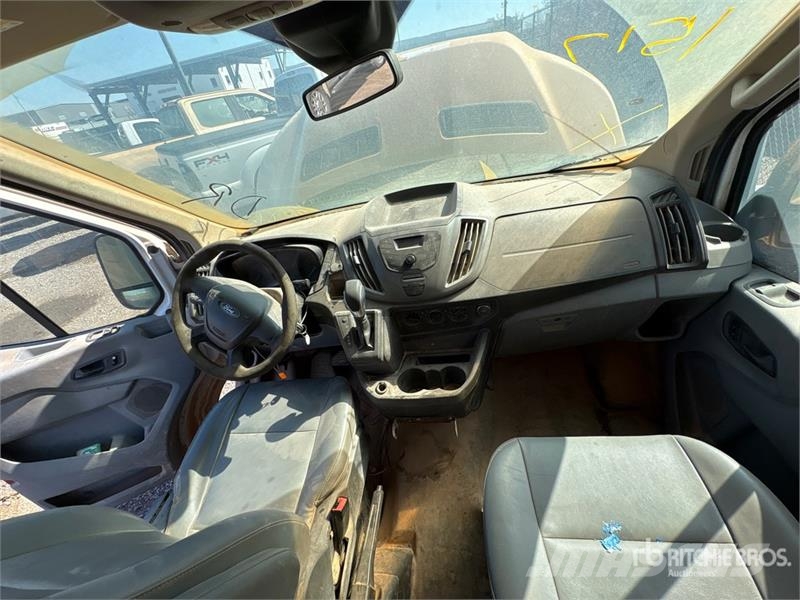 Ford Transit 350 Cargo Van (Inoperable) 廂式貨物運輸車