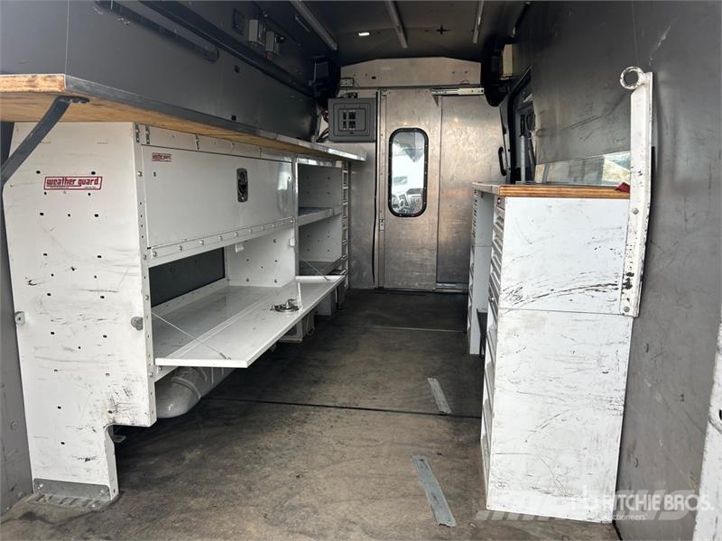 Ford Transit 350 Cargo Van Preču pārvadāšanas furgoni