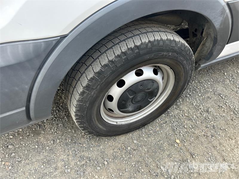 Ford Transit 350 Cargo Van Preču pārvadāšanas furgoni