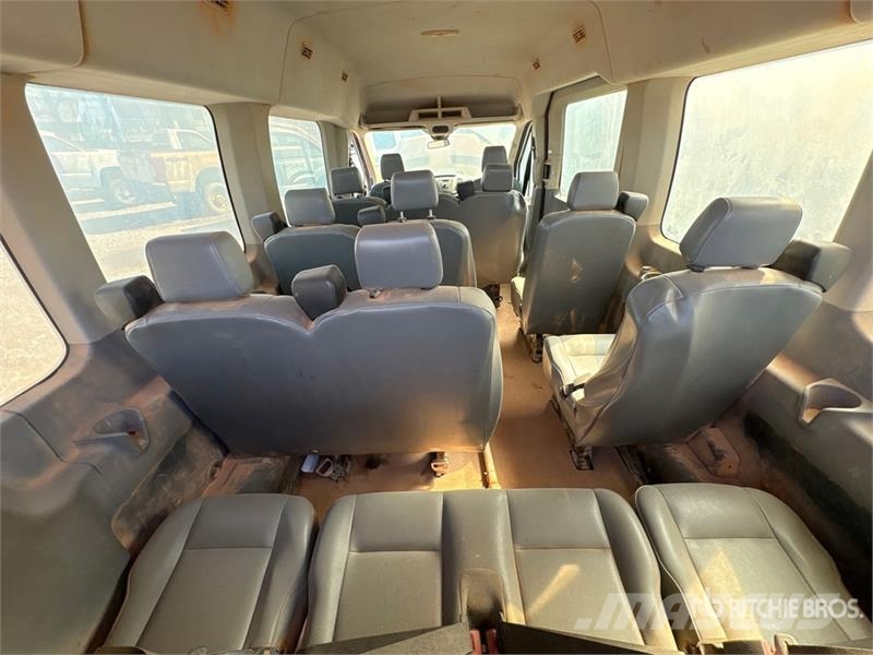 Ford Transit 350 Cargo Van (Inoperable) 廂式貨物運輸車