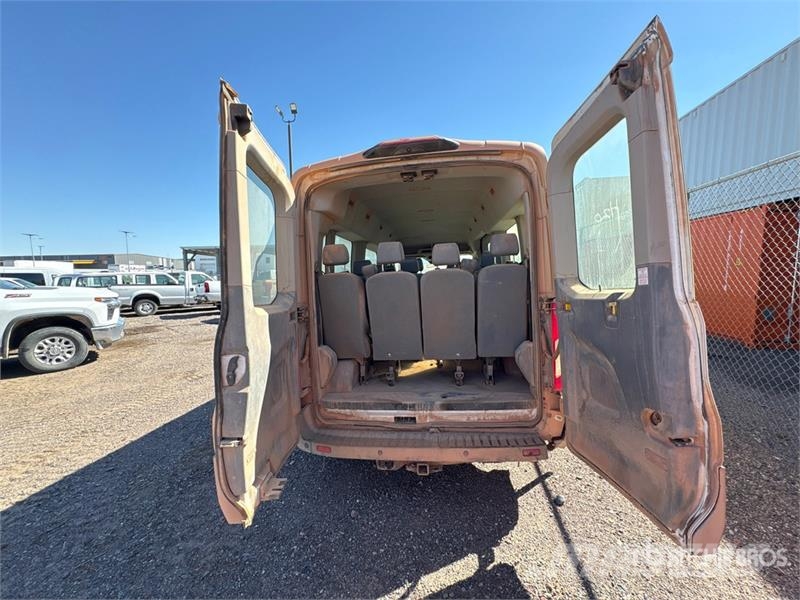 Ford Transit 350 Cargo Van (Inoperable) 廂式貨物運輸車
