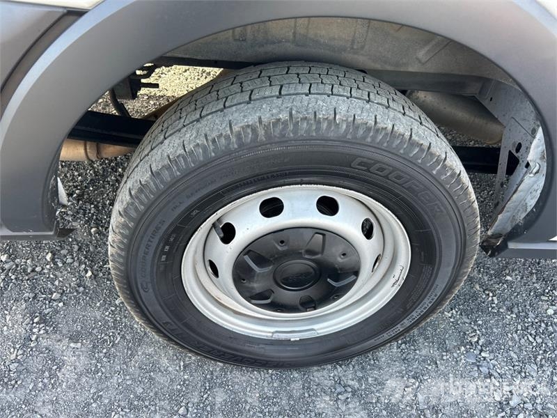 Ford Transit 350 Cargo Van Изотермический фургон