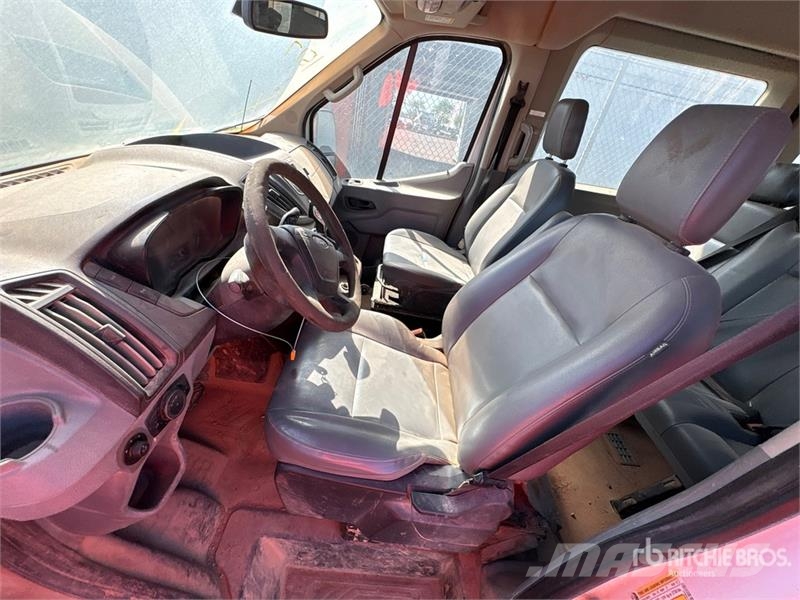 Ford Transit 350 Cargo Van (Inoperable) 廂式貨物運輸車