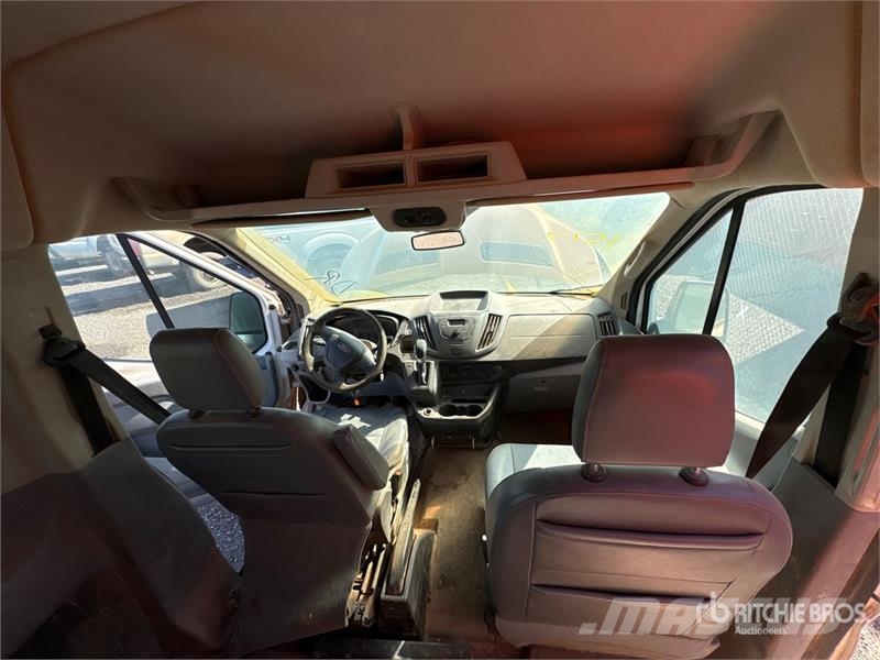 Ford Transit 350 Cargo Van (Inoperable) 廂式貨物運輸車