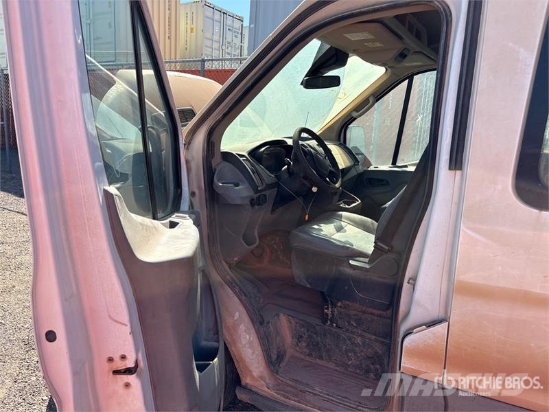 Ford Transit 350 Cargo Van (Inoperable) 廂式貨物運輸車