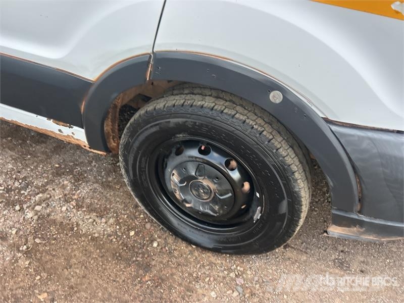 Ford Transit 350 Passenger Van 廂式貨物運輸車