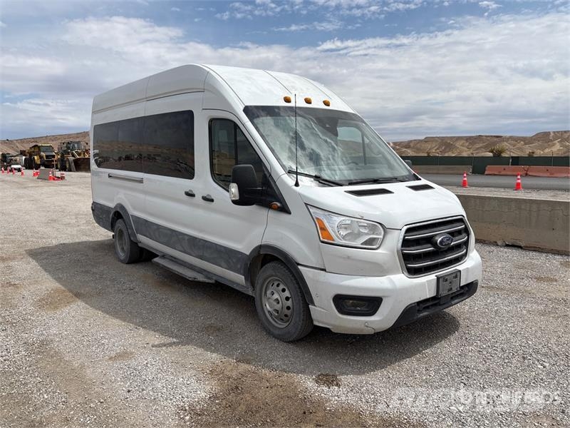 Ford Transit 350 XLT 15 Passenger Van Furgonetas cerradas