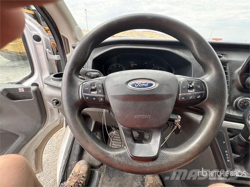 Ford Transit 350 XLT 15 Passenger Van Furgonetas cerradas