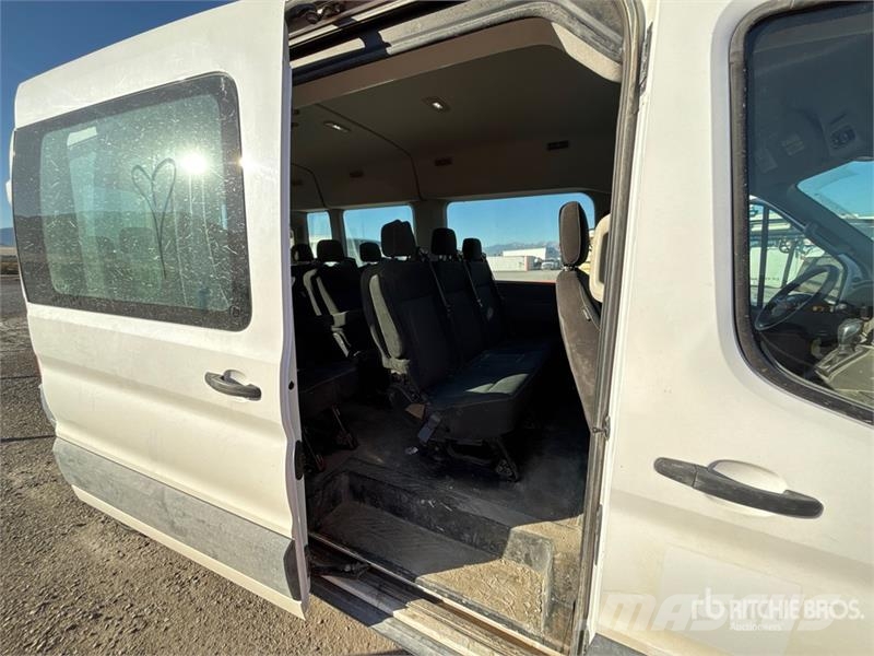 Ford Transit 350 XLT 15 Passenger Van Furgone chiuso